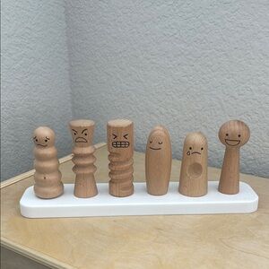 LOVEVERY- Wooden Emotions Pegs Set